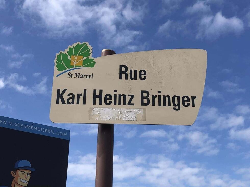 L'ancienne rue au nom de Karl-Heinz Bringer, dans la ville de Saint-Marcel, dans l'Eure.