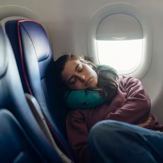 Ce qui rend la Coupe du monde 2026 si dangereuse selon les scientifiques 2 Voici pourquoi vous n’arrivez jamais à dormir en avion et comment changer cela. © ArtistGNDphotography, iStock