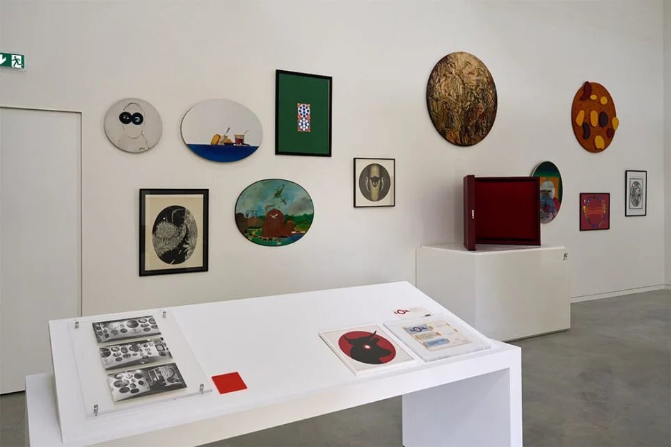 « Les aventuriers de l’œil-de-bœuf : 100 artistes en hommage à Cérès Franco »,, exposition inaugurale à la Coopérative-Musée Cérès Franco