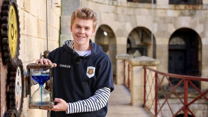 Charles Doré (Star Academy) participe à Fort Boyard pour la première fois : "On passe de vrais bons moments avec Cyril Féraud"