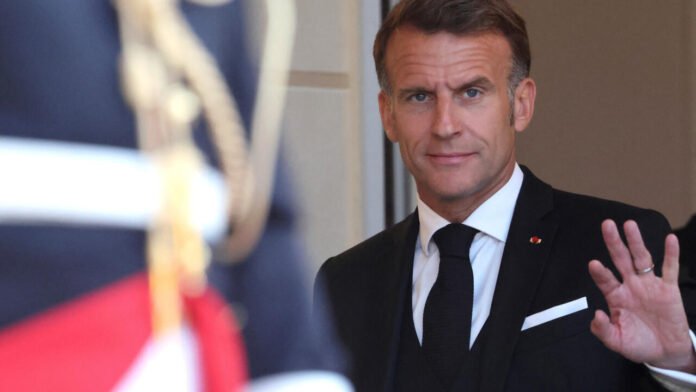 France-Algérie : "Aucun objectif chiffré en matière de visas", assure Macron