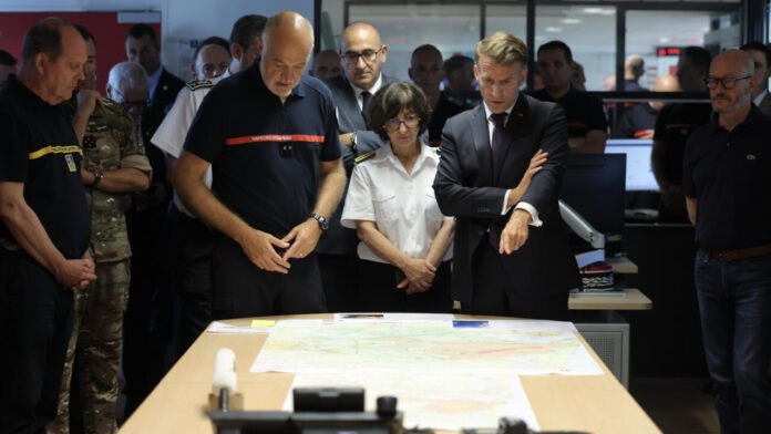 Incendie en Gironde : Emmanuel Macron appelle à "rester unis" avant une nouvelle vague de chaleur