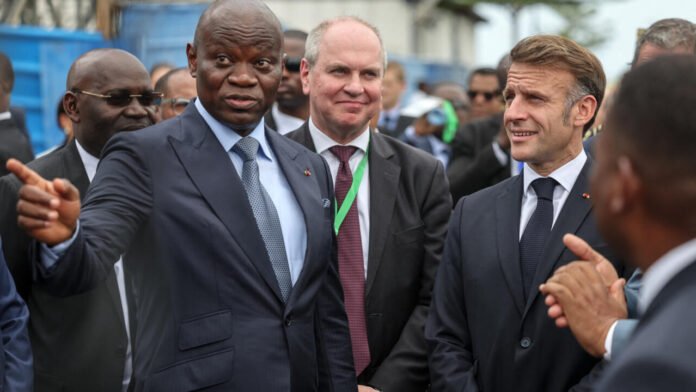 Manganèse et base militaire au programme de la visite d'État du président gabonais à Paris Manganèse et base militaire au programme de la visite d'État du président gabonais à Paris