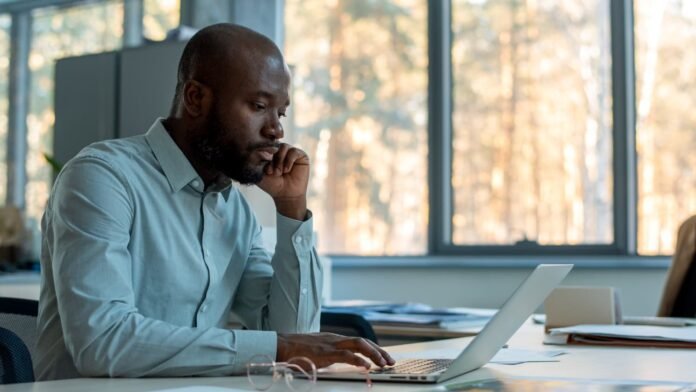 Micro-entreprise et société : les critères pour trancher BFM Business