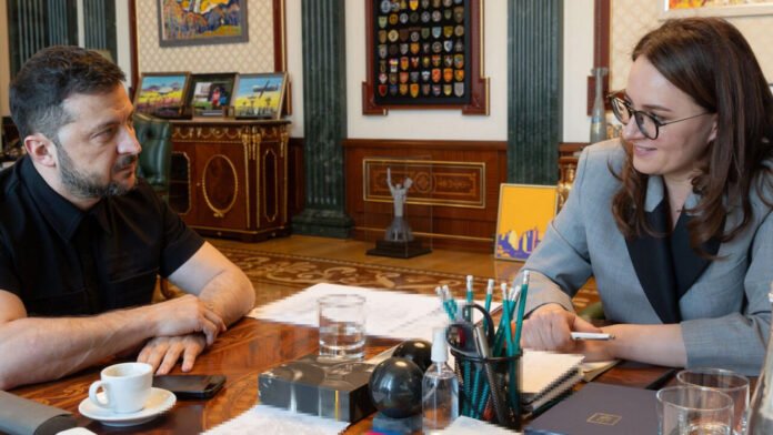 Ukraine : Zelensky annonce un remaniement avec le départ de sa Première ministre, Svyrydenko
