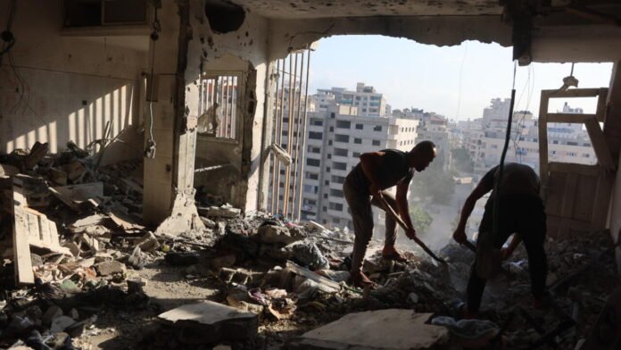À la Une: Israël maintient la pression sur Gaza