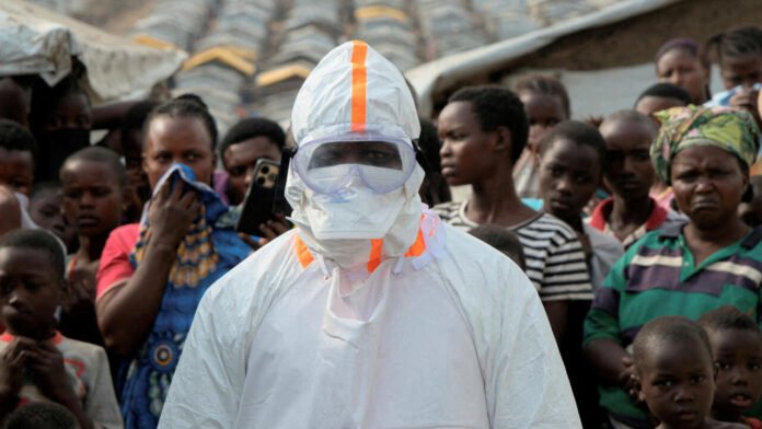 Ebola : le directeur général de l'OMS en visite en