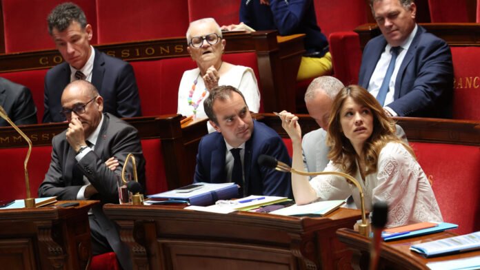 « Il ne faut pas être trop loin d’une préfecture » : les vacances des ministres sous surveillance « Il ne faut pas être trop loin d’une préfecture » : les vacances des ministres sous surveillance